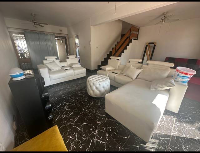 3 BEDROOM APARTMENT FOR SALE IN SCOTTSVILLE